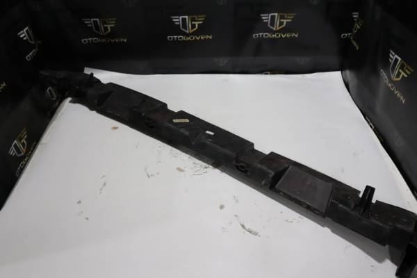 FORD RANGER 3.2 TDCİ ÇIKMA PARÇA  ÖN CAM IZGARASI.